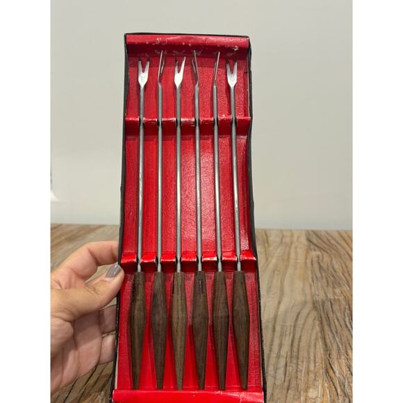 Vintage Set of 6 Stainless Steel Rose Handled Fondue Forks NIB - Picture 4 of 4
